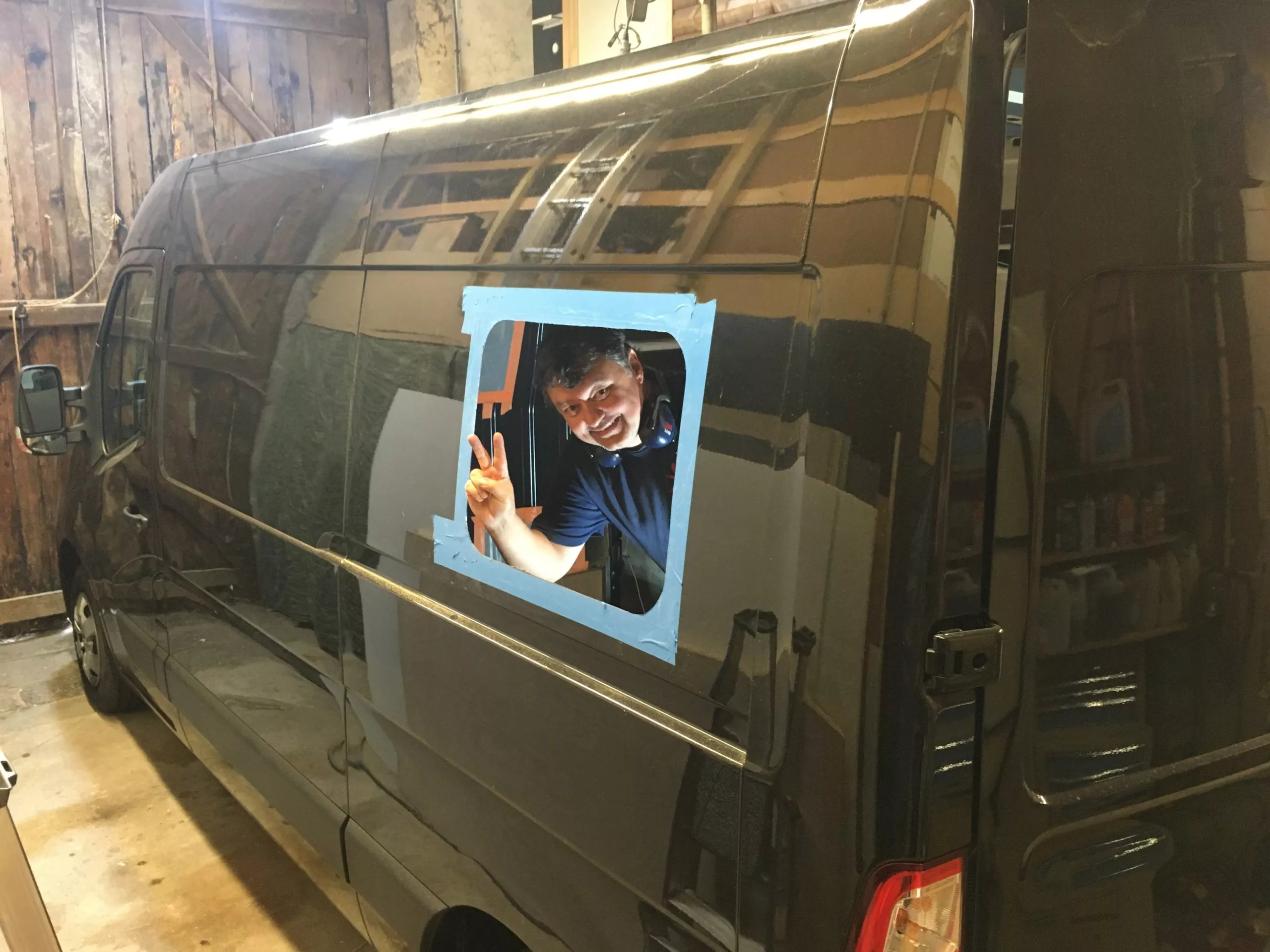 aménagement van installation fenêtre